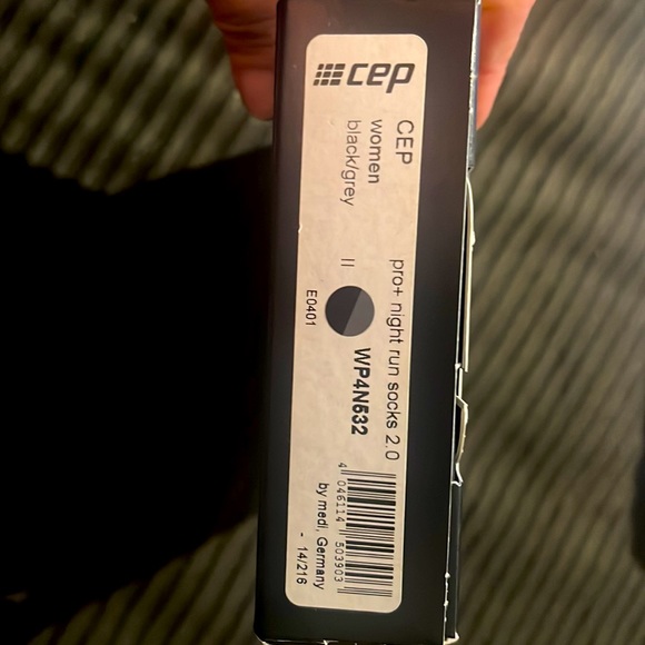 CEP sports running compression socks womens night reflective run socks 2.0 black - Picture 2 of 6